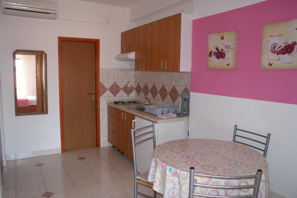 Apartments Vodopija 300M To The Beach Светі Филип-і-Яков Екстер'єр фото